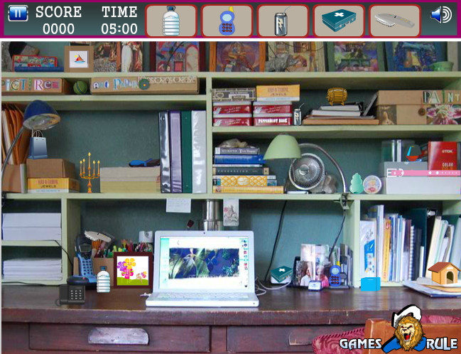 Hidden Objects: Messy Desks