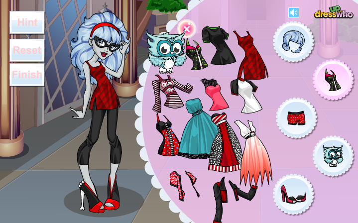 Ghoulia Yelps Dress Up Game