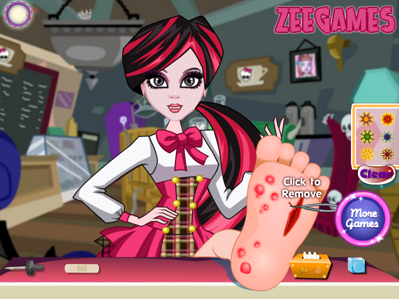 Draculaura Foot Doctor