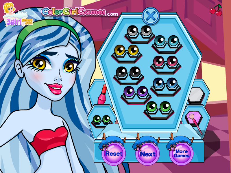 Ghoulia Yelps Geek to Chic