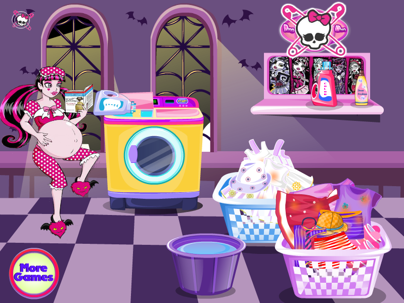 Monster High Draculaura Washing Clothes